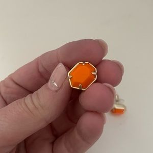 Never worn Kendra Scott stud earrings